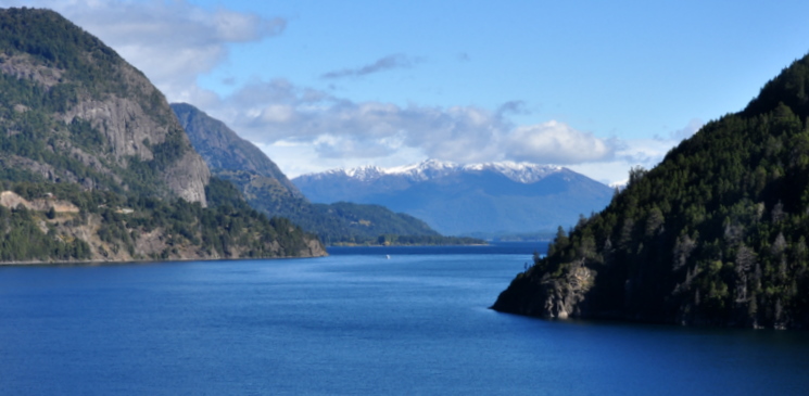 Lake Lácar