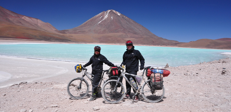 Laguna Verde and Licáncabur volcano Laguna Verde and Licáncabur volcano